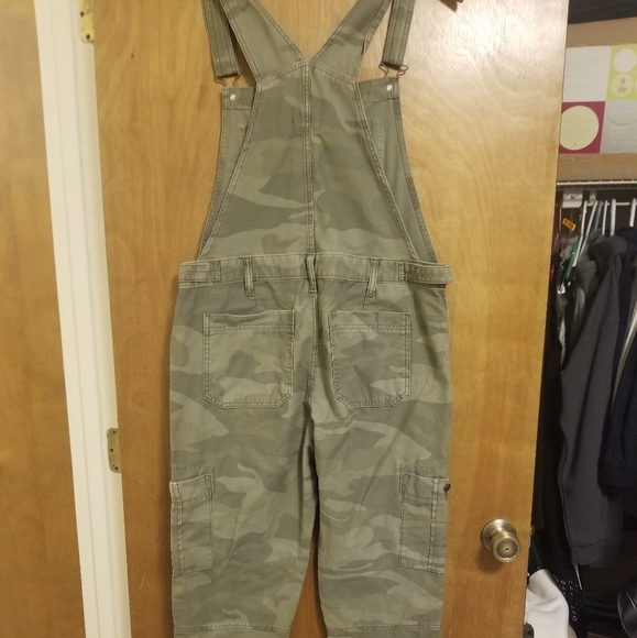 Abercrombie & Fitch overalls - Picture 2 of 3